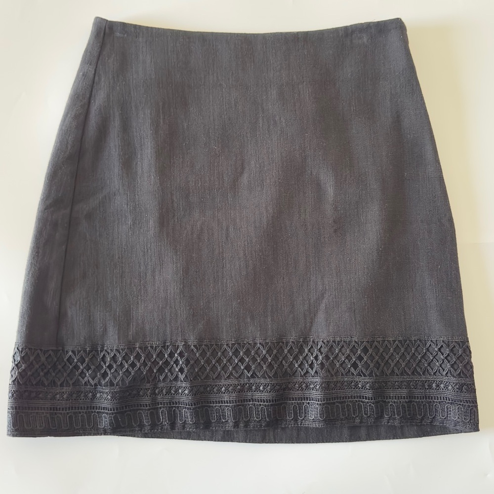 LOFT Black Mini Skirt with Crochet Eyelet Hem Zipper Side Office Lining Size 2 - Picture 1 of 6
